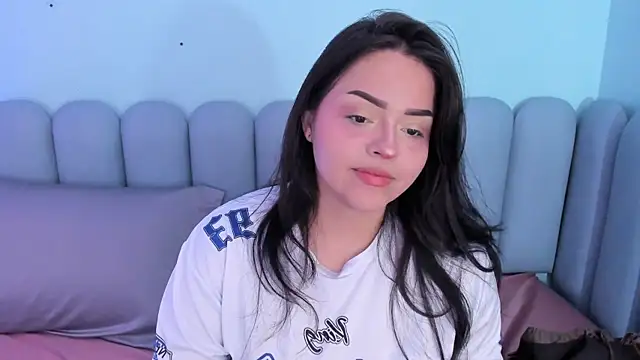 curvy rousi online show from December 3, 11:45 am