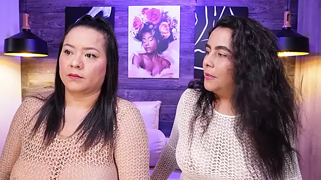 Snapshot of DanyAndAlexa chatting on September 25, 1:32 pm DanyAndAlexa online show from September 25, 1:32 pm