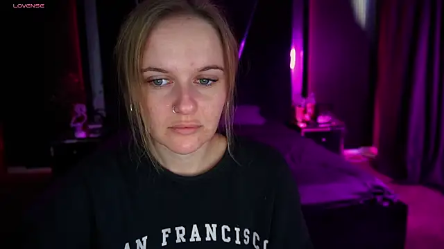 MaribelRiverr  online show from September 12, 5:41 am