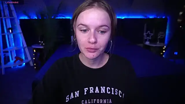 MaribelRiverr  online show from September 18, 5:50 am