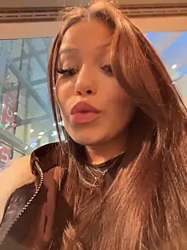 Chloe  Moon online show from February 6, 2:20 pm