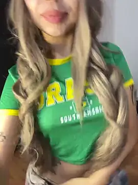 lunaapppp online show from April 23, 3:36 am