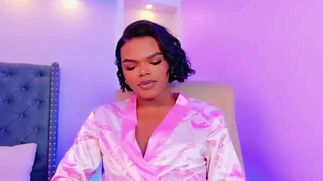 CamiEstrada online show from September 19, 11:15 pm