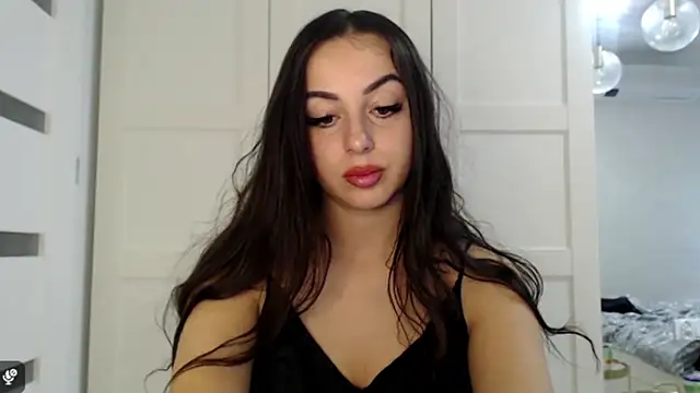 courtneyPerfect online show from March 26, 8:05 am