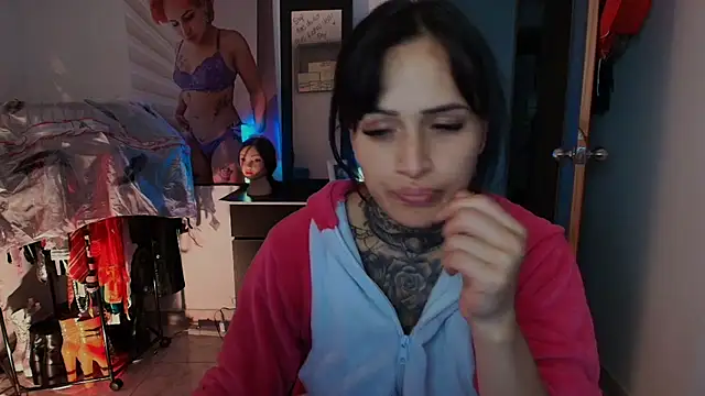 TinnaDawsom online show from February 11, 12:14 am