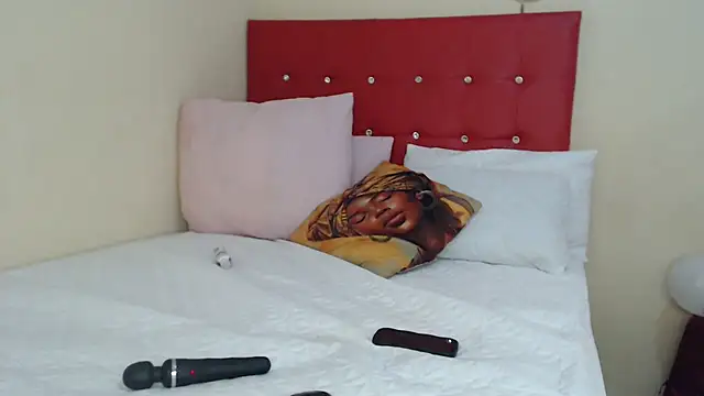 Foxybrownxx1 online show from February 14, 1:46 pm