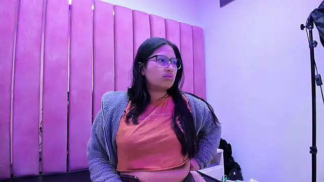 Miaa Smiith  online show from November 25, 3:31 am