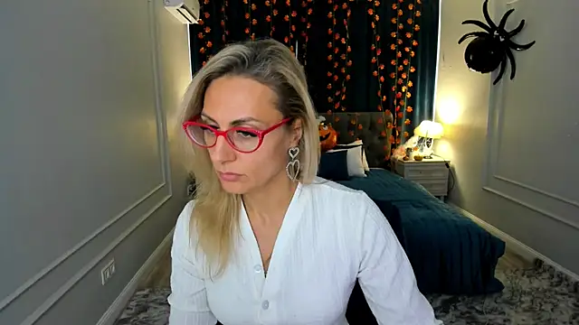 MuseOfStage online show from November 3, 12:09 pm