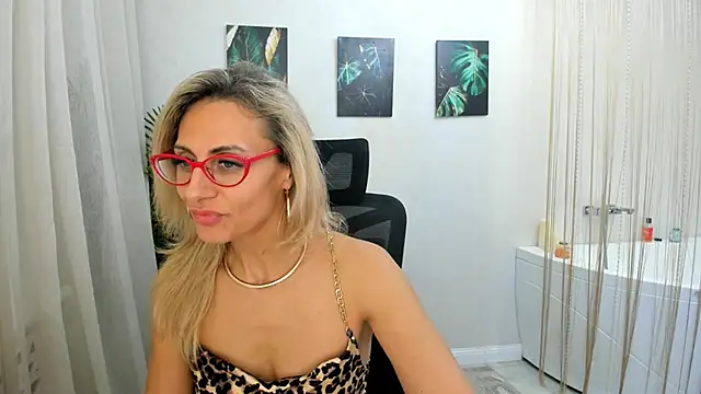 MuseOfStage online show from November 13, 12:04 pm