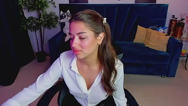 CharleneWoods online show from November 4, 6:18 am