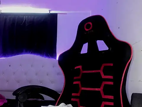 silviamilk online show from February 28, 7:13 pm