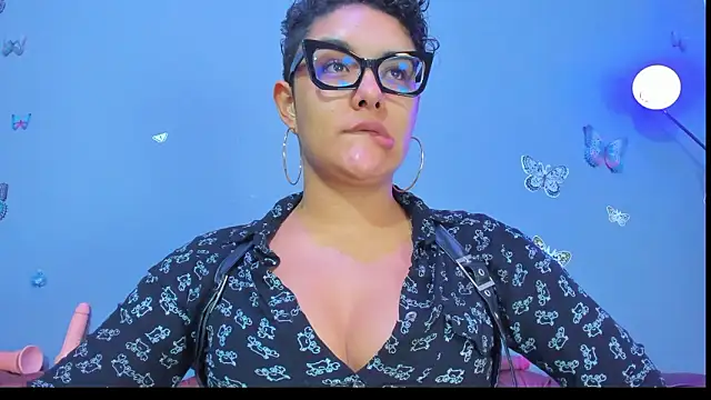 Kaira mosse online show from January 15, 12:00 pm