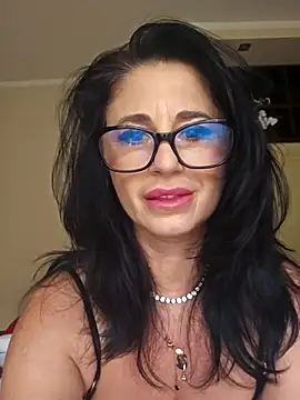 Snapshot of MichelleCara chatting on October 5, 11:04 am MichelleCara online show from October 5, 11:04 am