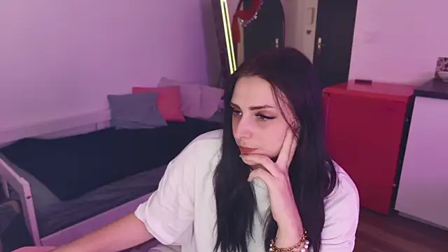 Celeste Off online show from November 5, 7:08 pm