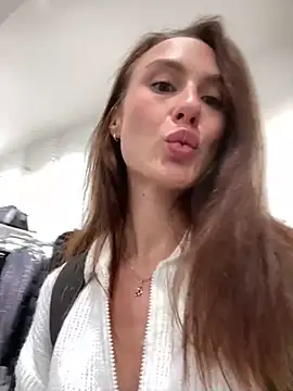 Snapshot of Dina_Tease chatting on December 2, 9:21 am Dina Tease online show from December 2, 9:21 am