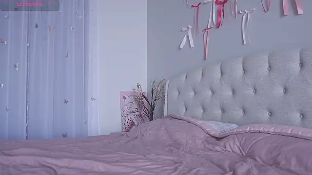 yumisunn online show from March 31, 1:49 am