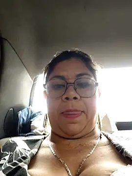 Laura-Hernandez online show from January 5, 5:27 pm