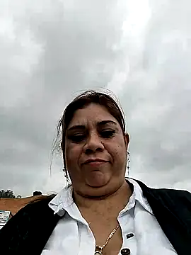 Laura-Hernandez online show from October 4, 4:00 pm