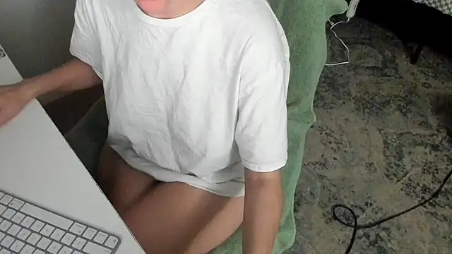 bigb00tyjudyyX online show from April 4, 7:34 pm