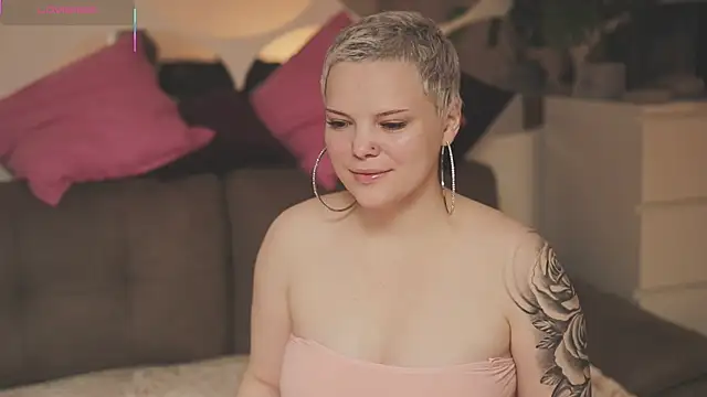 LikaBerry1 online show from November 13, 5:06 am