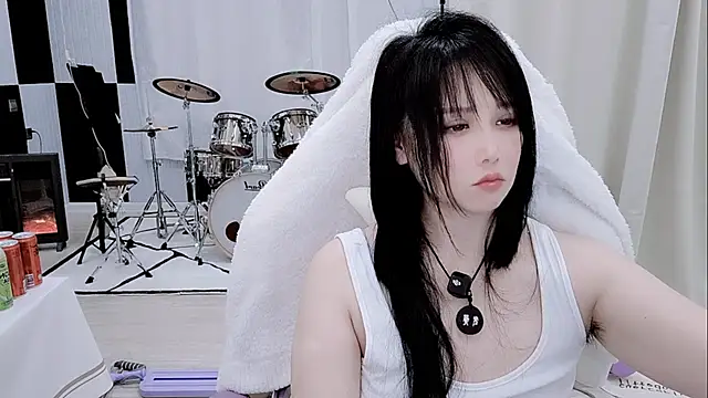 Vaness-a online show from April 16, 9:39 pm