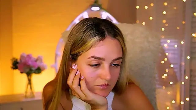 DeboraLarson online show from November 9, 8:10 am