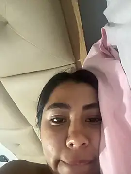 Snapshot of darsha_90 chatting on October 18, 12:03 am darsha 90 online show from October 18, 12:03 am