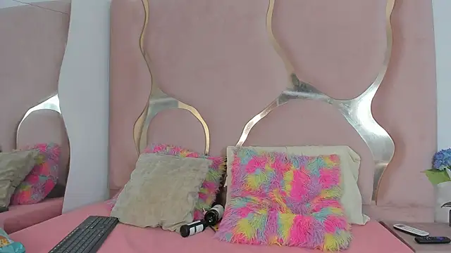 samantaht online show from November 12, 8:40 pm