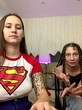 Snapshot of HotCaramellsTV chatting on September 11, 10:15 am HotCaramellsTV online show from September 11, 10:15 am