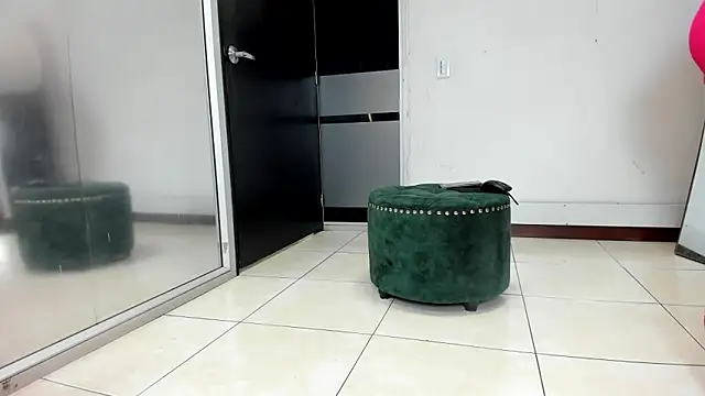 AmiraDulcee online show from February 5, 1:25 pm