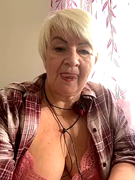 Laura Millf online show from October 8, 11:36 am