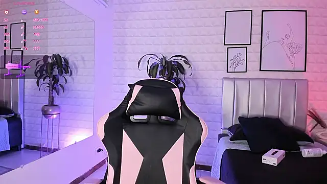 Lizzie-Evans online show from February 28, 12:37 pm