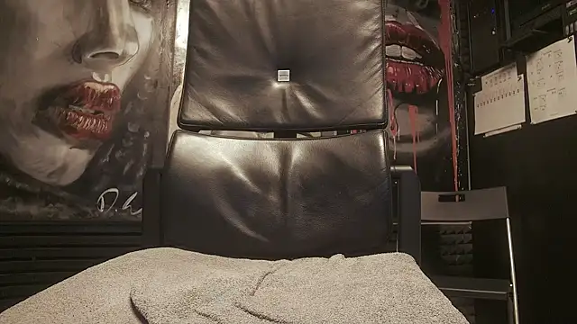 dani4334 online show from January 14, 11:15 am