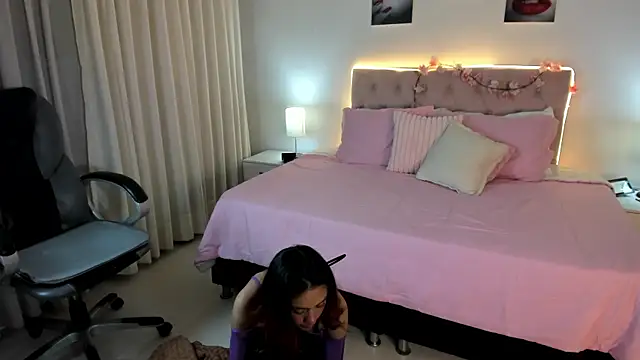 Snapshot of Kat_cute_ chatting on September 24, 3:27 am Kat cute online show from September 24, 3:27 am