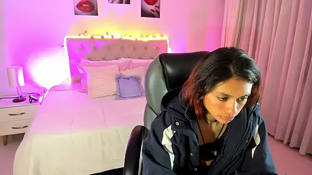 Snapshot of Kat_cute_ chatting on September 29, 3:33 am Kat cute online show from September 29, 3:33 am