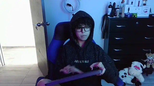 thomascooper7 online show from September 30, 7:52 pm