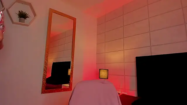 Christine Laam online show from November 29, 12:20 pm