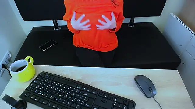 LaimaV  online show from November 1, 7:45 am