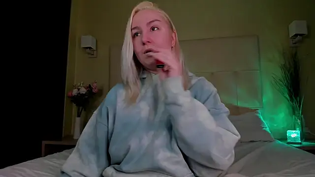 Debbie Taylor online show from November 29, 5:28 pm