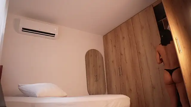 veronica mendez1 online show from April 16, 1:44 pm