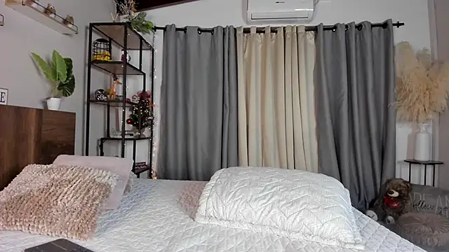 amber maxwell online show from December 15, 8:47 pm