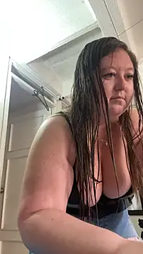 Snapshot of Chloee_Peach chatting on October 16, 4:42 pm Chloee Peach online show from October 16, 4:42 pm