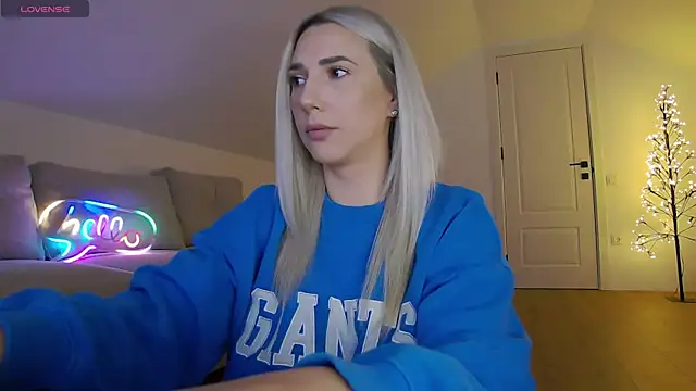 KhloeK online show from January 17, 10:01 am