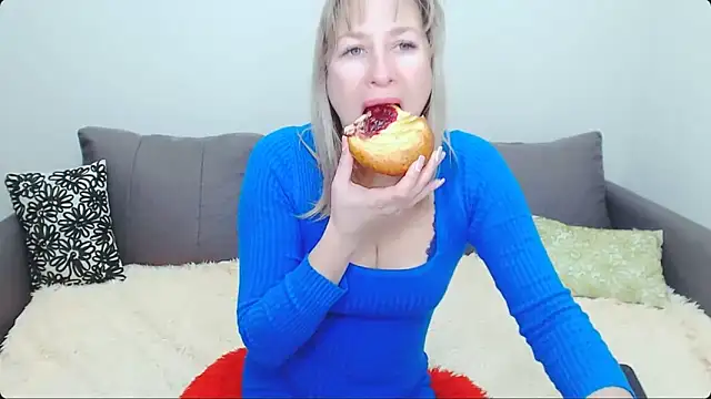 Snapshot of Incredible_Ariela chatting on October 1, 10:42 am Incredible Ariela online show from October 1, 10:42 am