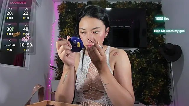 emily palmeer online show from April 11, 9:24 am