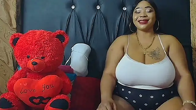 Snapshot of HUMONGUOUSTITSS chatting on October 19, 6:10 pm HUMONGUOUSTITSS online show from October 19, 6:10 pm