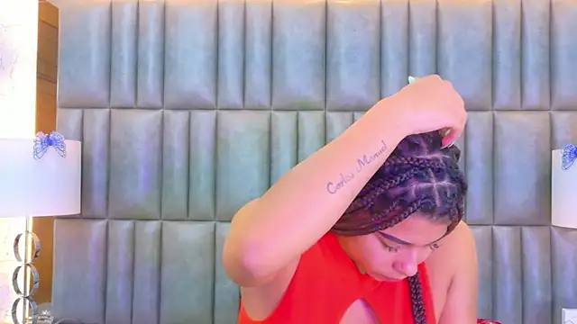 TiaraRosse online show from February 16, 1:44 pm