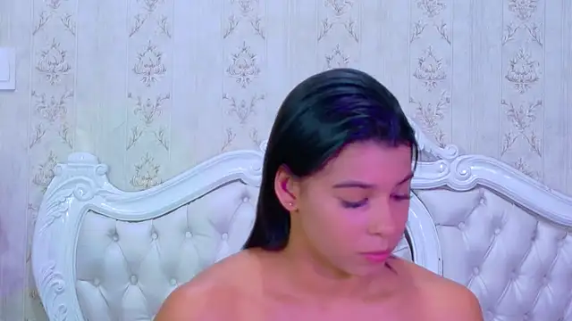 TiaraRosse online show from October 19, 5:53 am