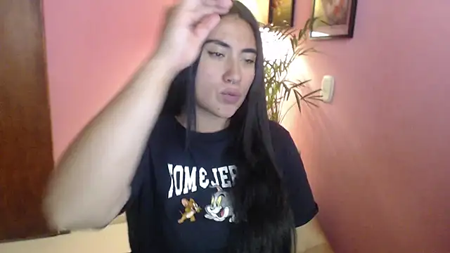 bunnyemilyrose36 online show from January 6, 8:45 pm