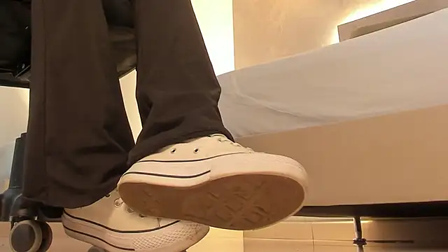 alma fenix online show from November 26, 1:34 pm